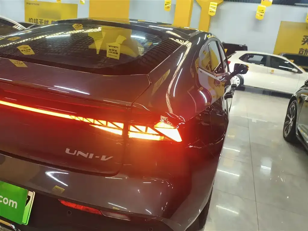 Changan UNI-V iDD 2025 из CN, фото 9