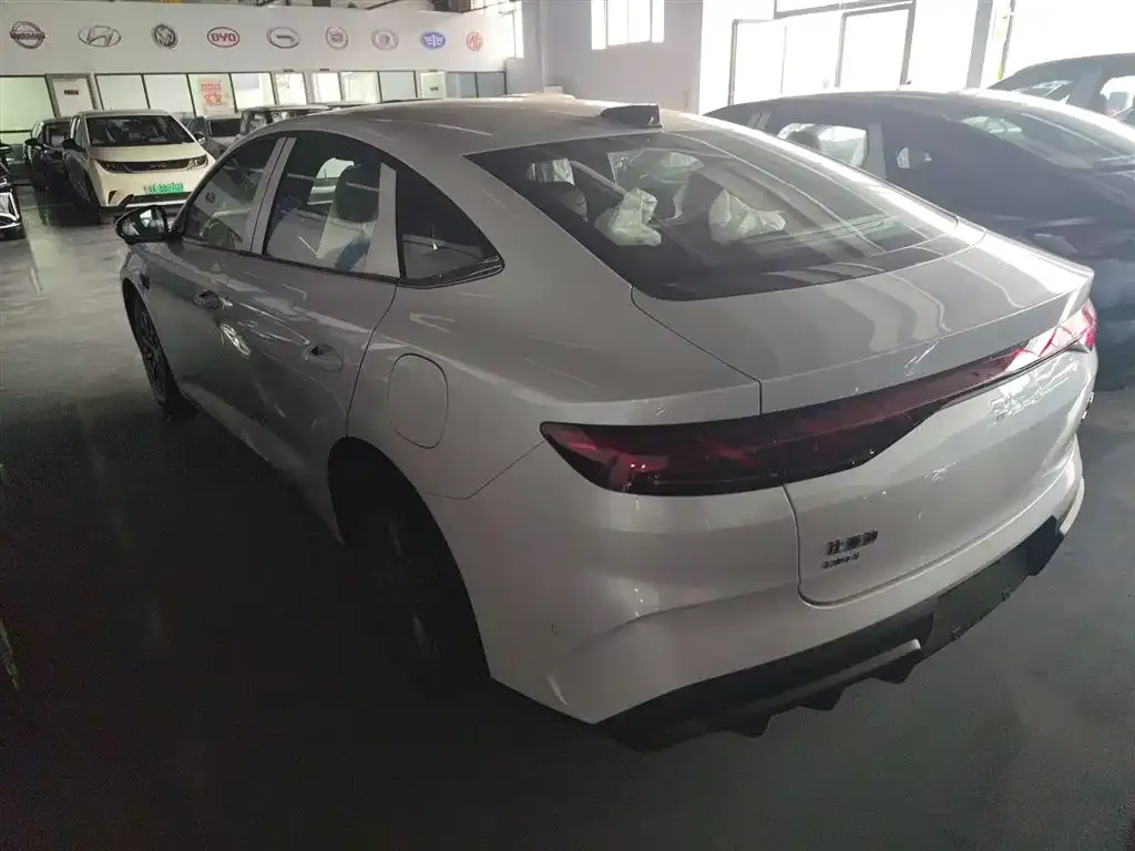 BYD Qin L 2025 из CN, фото 5