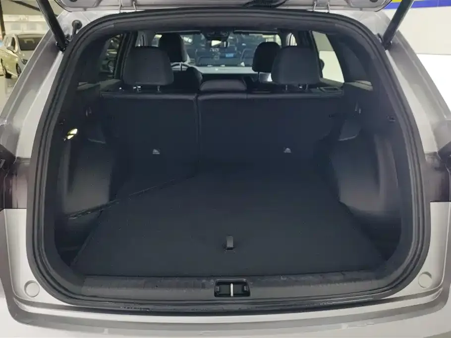 Geely Xingyue L 2024 из CN, фото 2