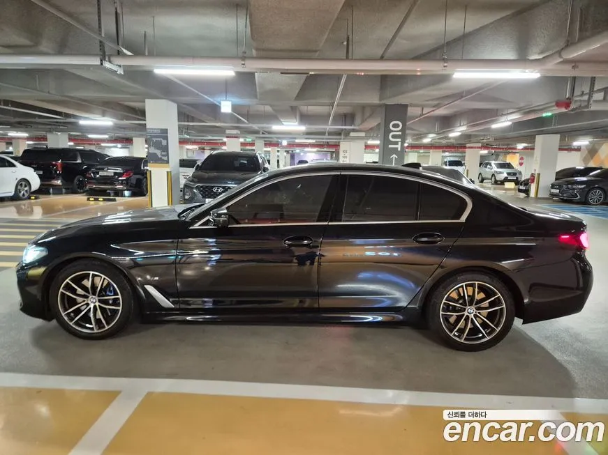 BMW 5-Series 2023 из KR, фото 2