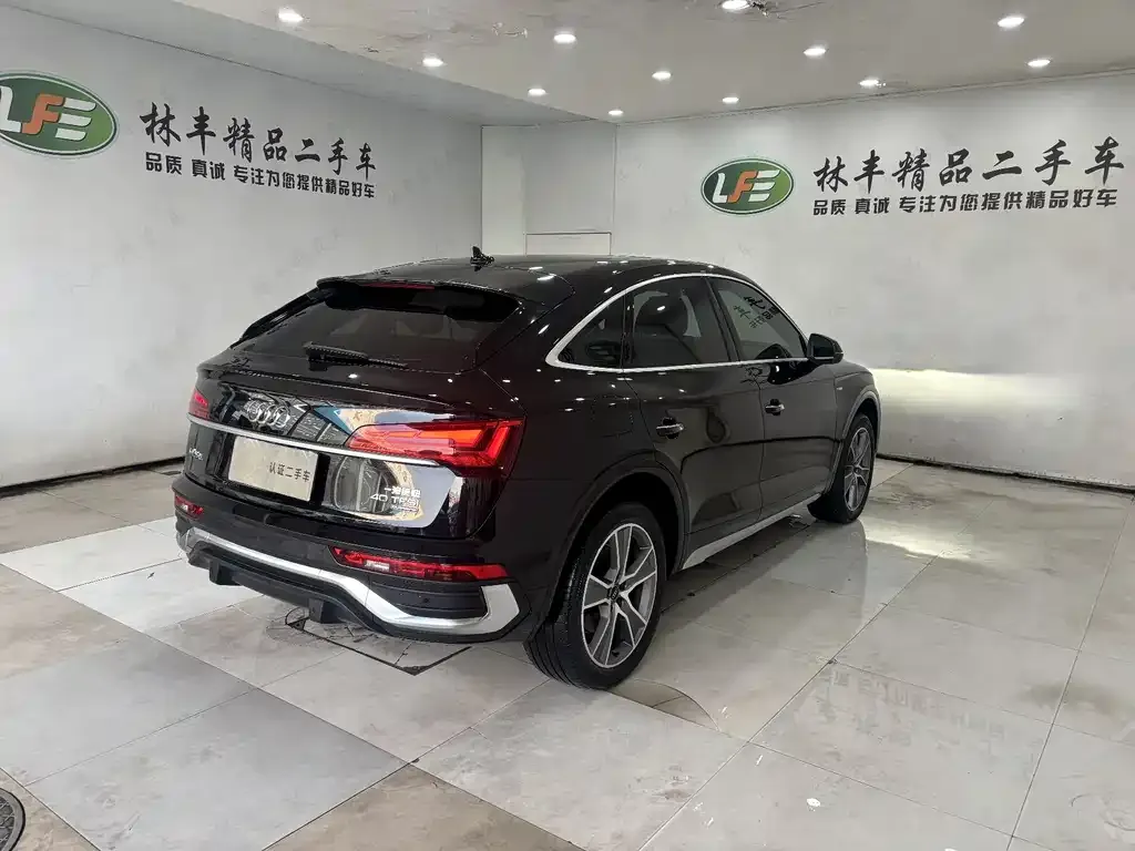 Audi Q5L Sportback — фото 4