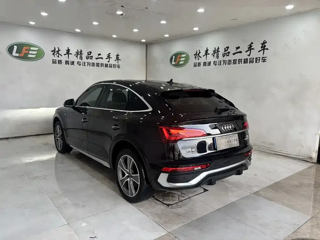Audi Q5L Sportback — фото 9