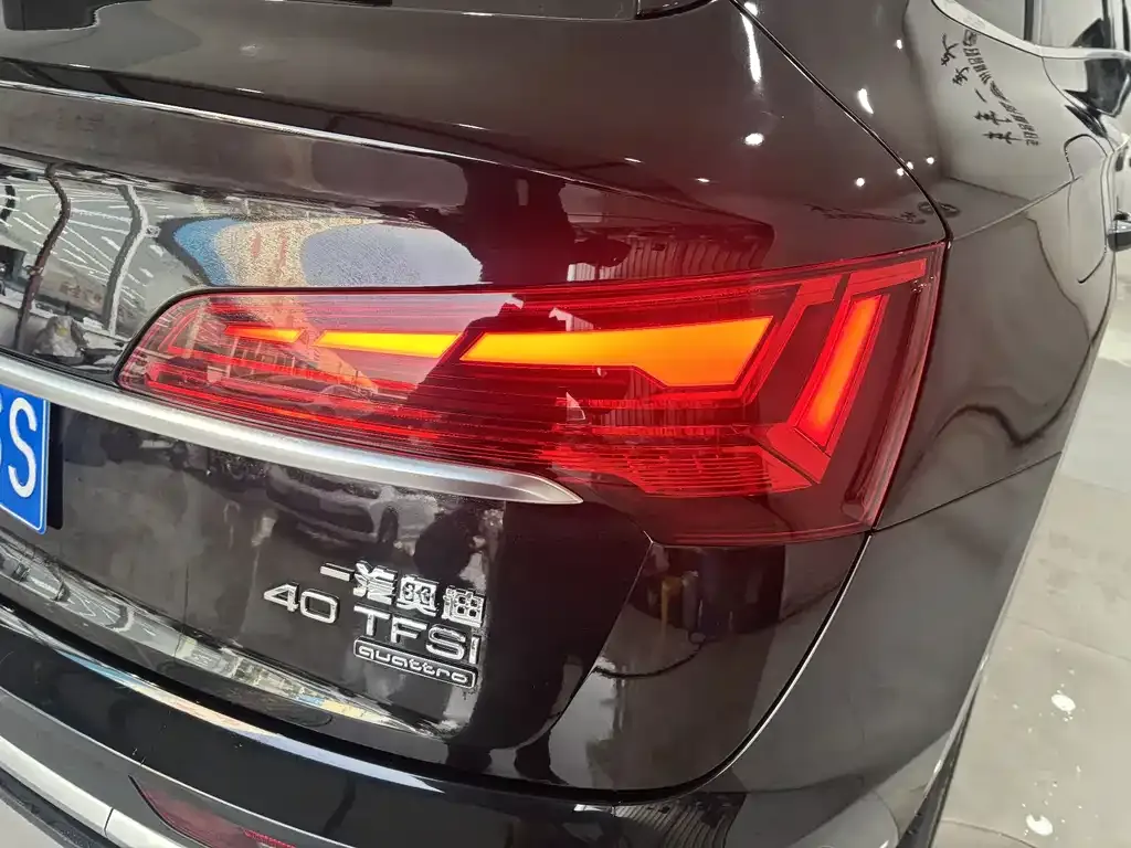 Audi Q5L Sportback — фото 5