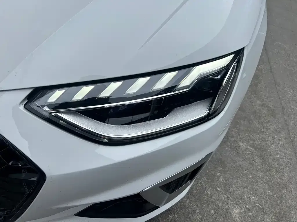 Audi A4L 2021 из CN, фото 10