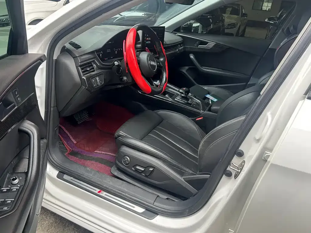 Audi A4L 2021 из CN, фото 5