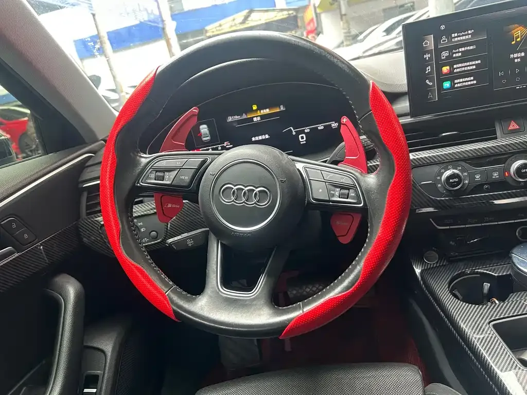 Audi A4L 2021 из CN, фото 4