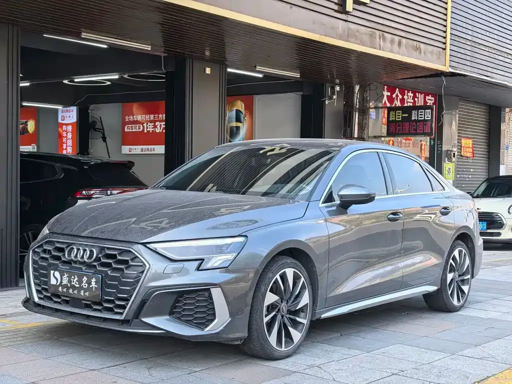 Audi A3 2024 из CN, фото 1