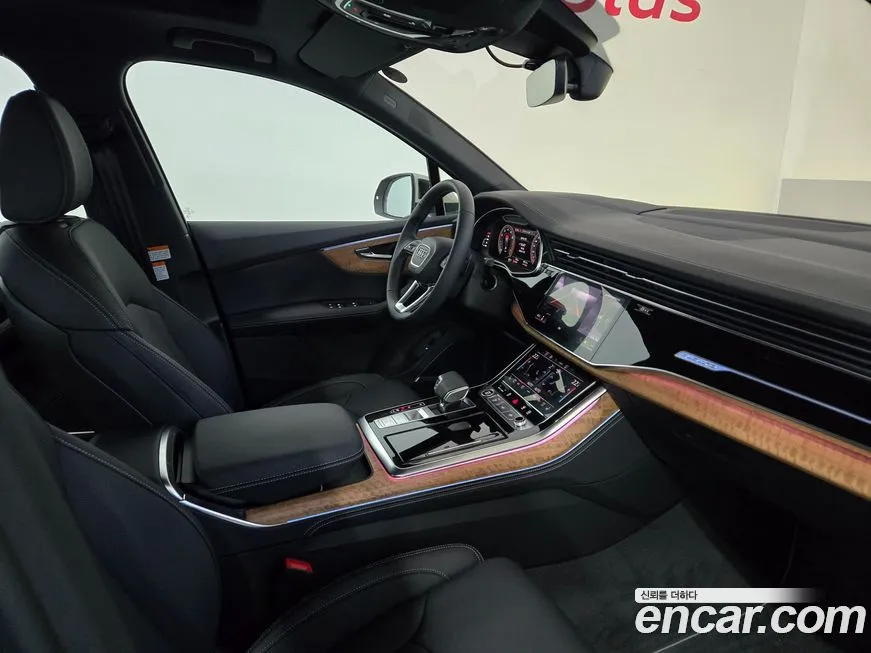 Audi Q7 2025 из KR, фото 7