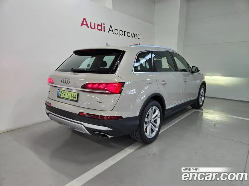 Audi Q7 2025 из KR, фото 8