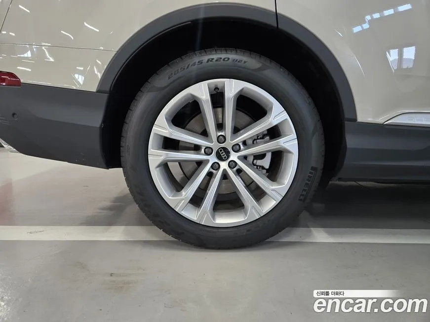 Audi Q7 2025 из KR, фото 3