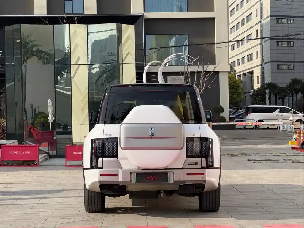 Yangwang U8 — фото 5