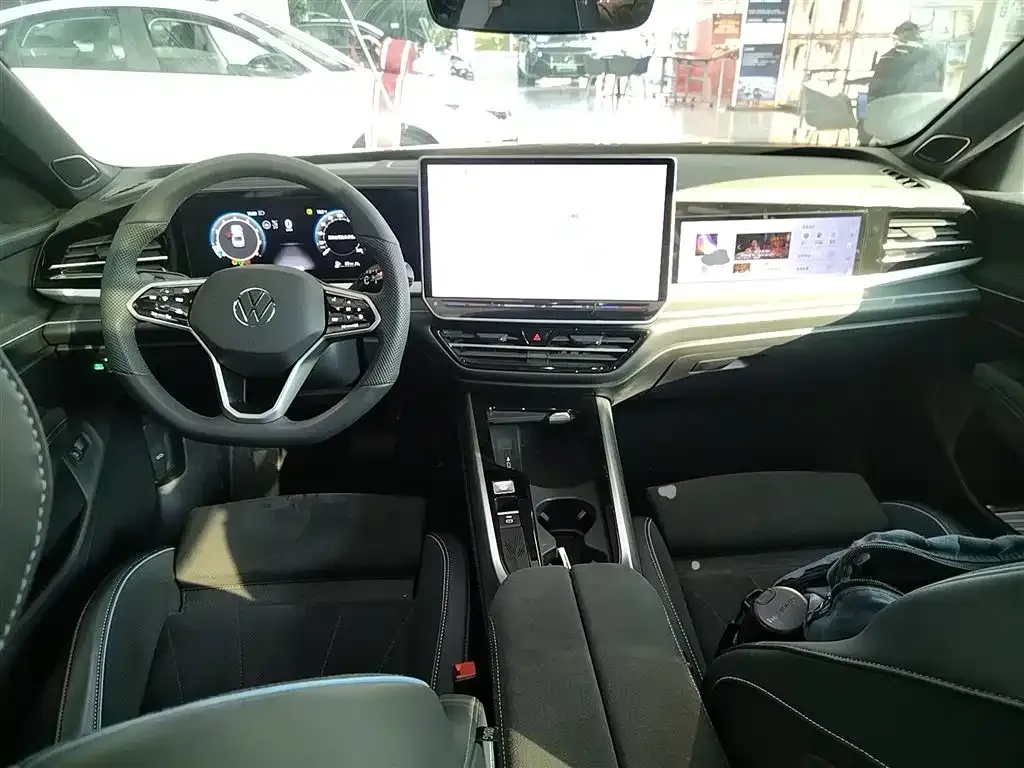 Volkswagen Passat 2025 из CN, фото 9