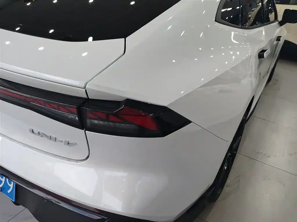 Changan UNI-V 2024 из CN, фото 2