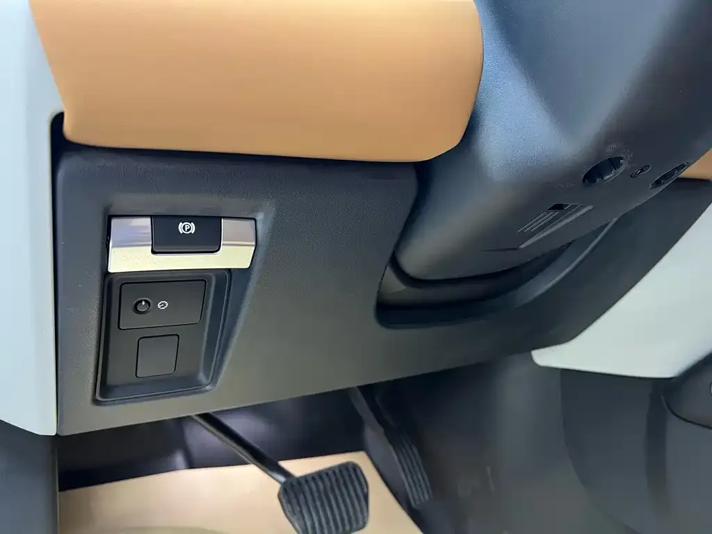 Land Rover Defender 2023 из CN, фото 2