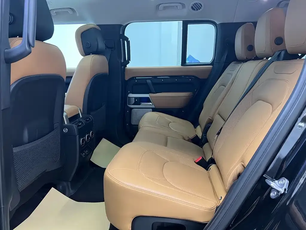 Land Rover Defender 2023 из CN, фото 8
