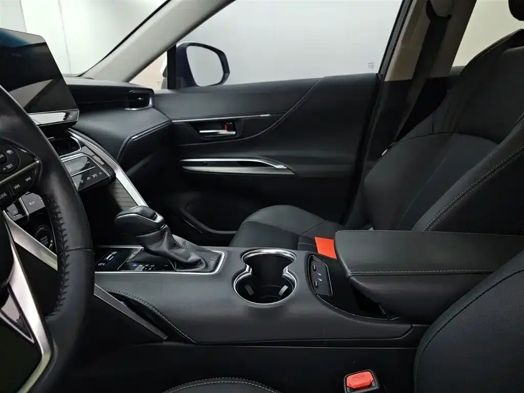 Toyota Harrier 2024 из CN, фото 2