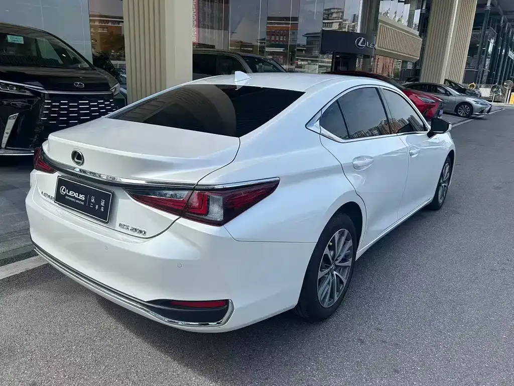 Lexus ES 2024 из CN, фото 4