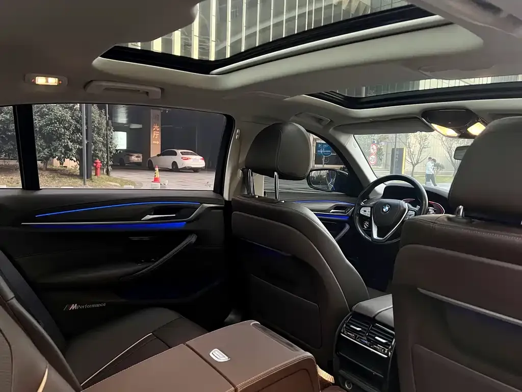 BMW 5 Series 2021 из CN, фото 4