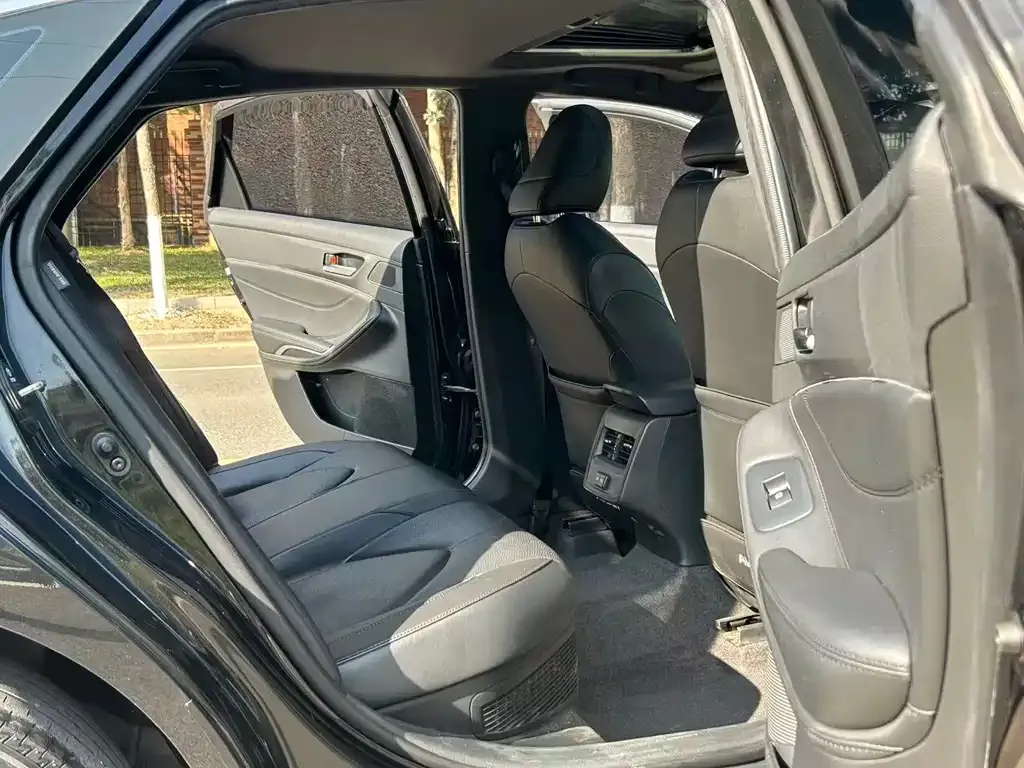 Toyota Avalon 2022 из CN, фото 2