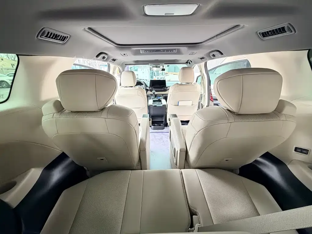 Toyota Granvia 2025 из CN, фото 9