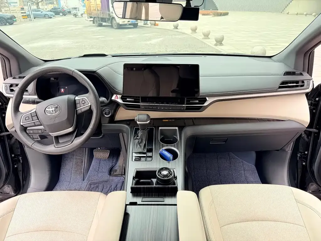 Toyota Granvia 2025 из CN, фото 4
