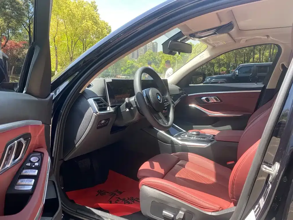 BMW 3 Series 2023 из CN, фото 8