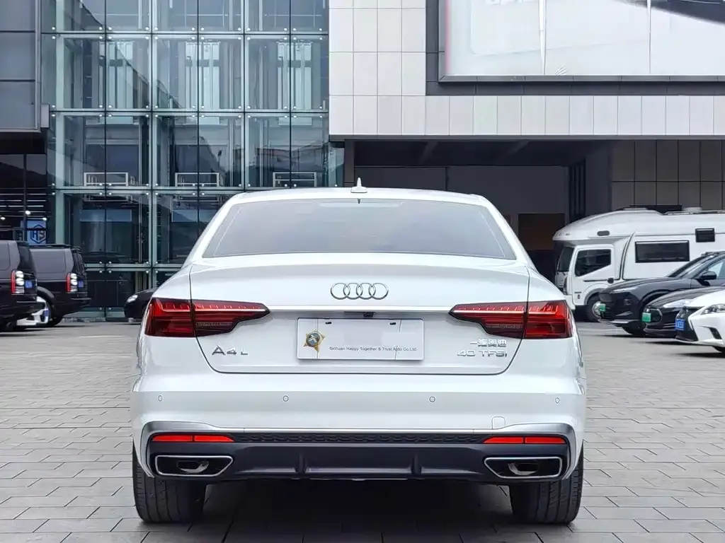 Audi A4L 2022 из CN, фото 7