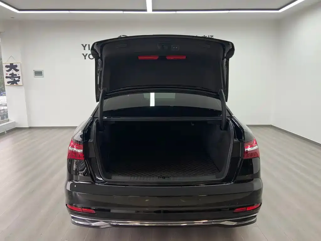 Audi A6L 2022 из CN, фото 2