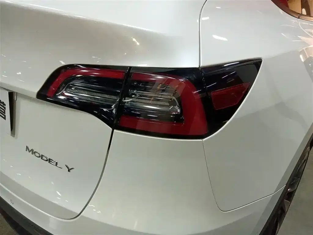 Tesla Model Y 2023 из CN, фото 2