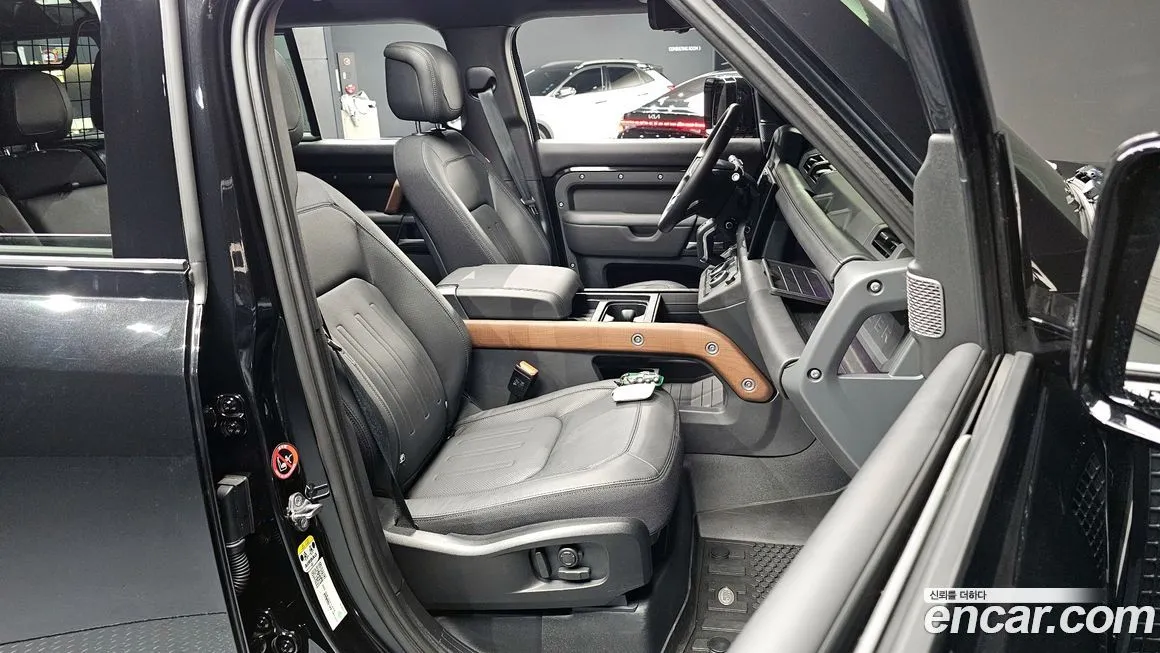 Land Rover Defender 2024 из KR, фото 2