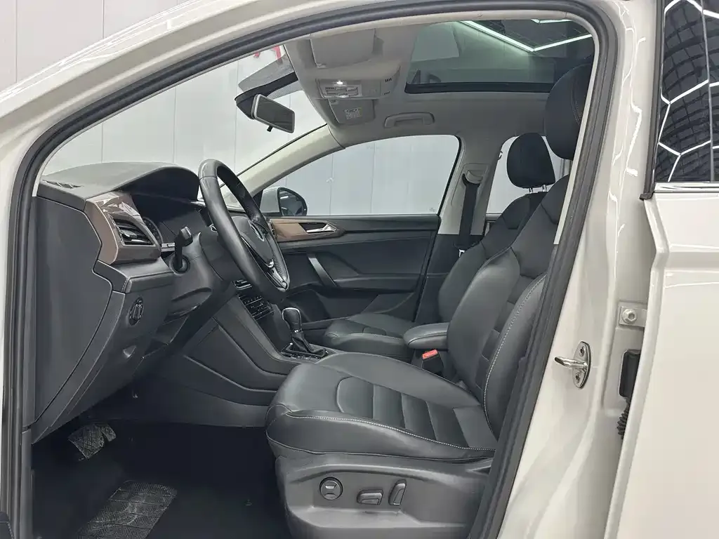 Volkswagen Tharu 2021 из CN, фото 8