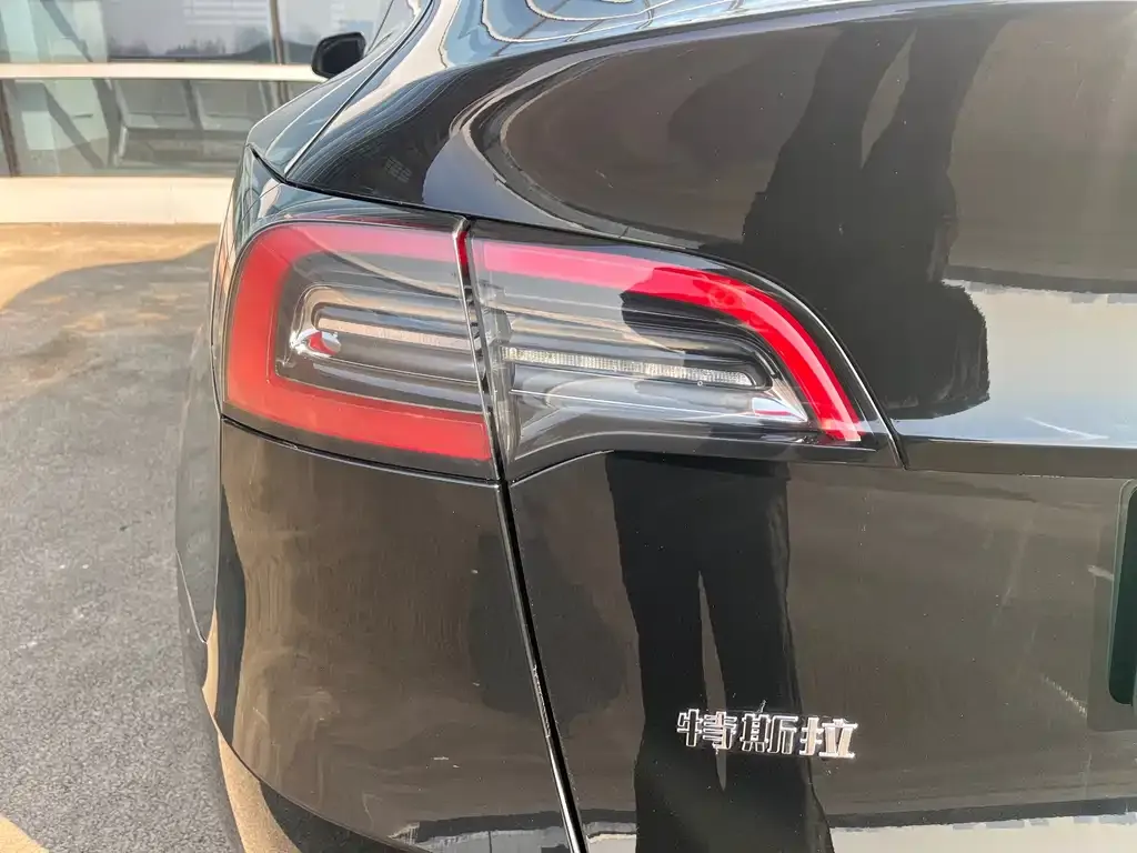 Tesla Model Y 2023 из CN, фото 3