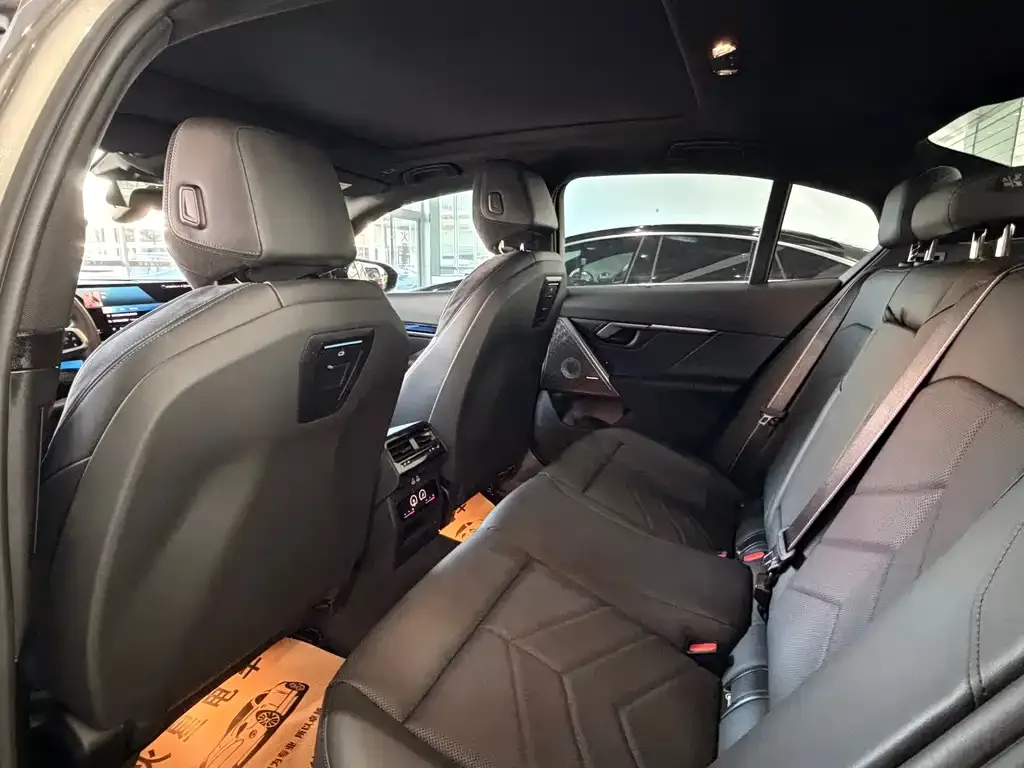 BMW i5 M60 2025 из CN, фото 7