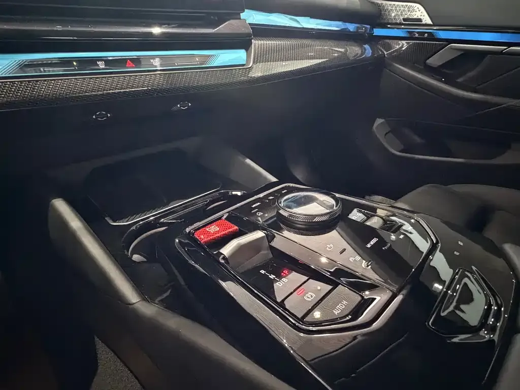 BMW i5 M60 2025 из CN, фото 4