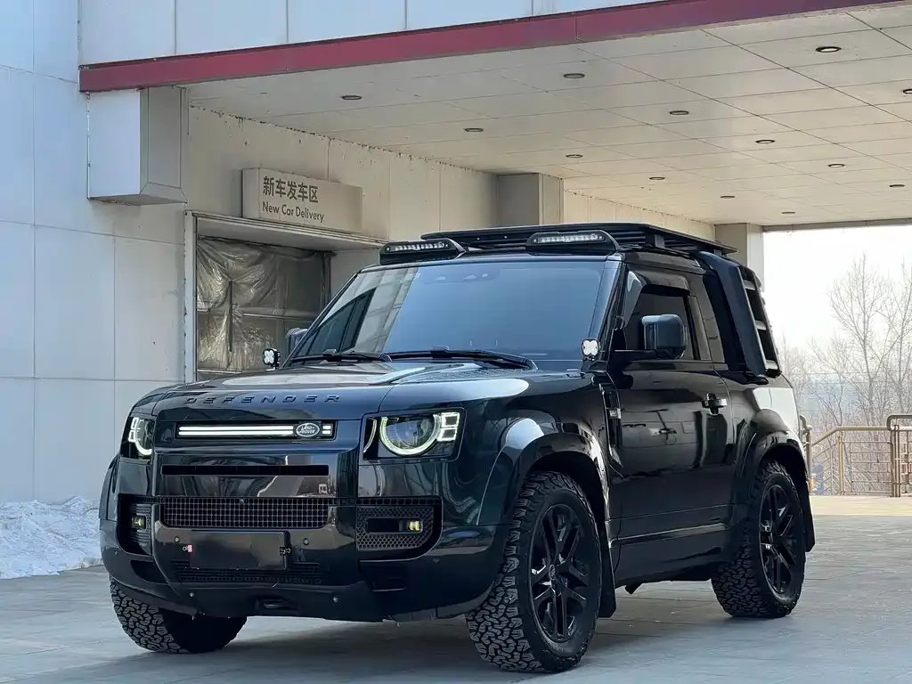 Land Rover Defender — фото 1