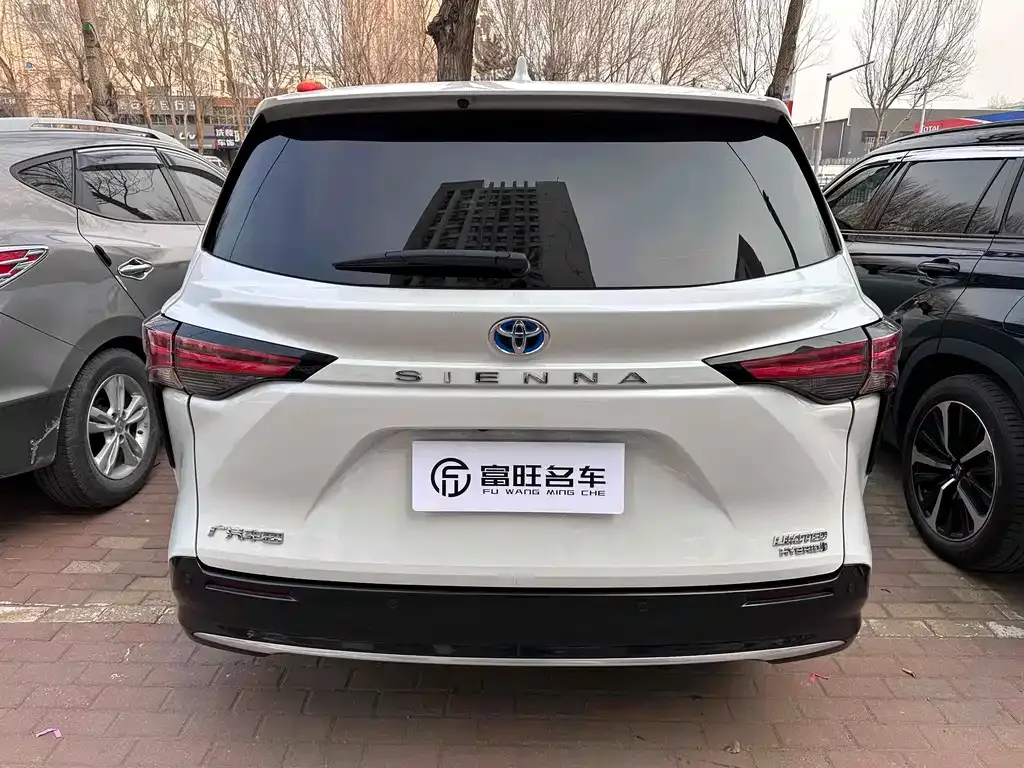 Toyota Sienna 2023 из CN, фото 4