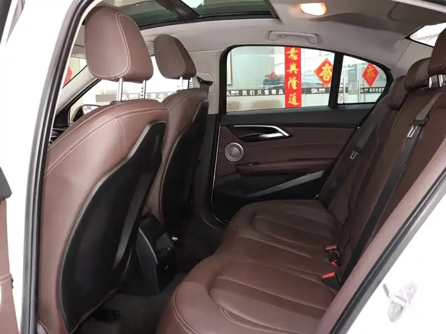 BMW 1 Series 2021 из CN, фото 7