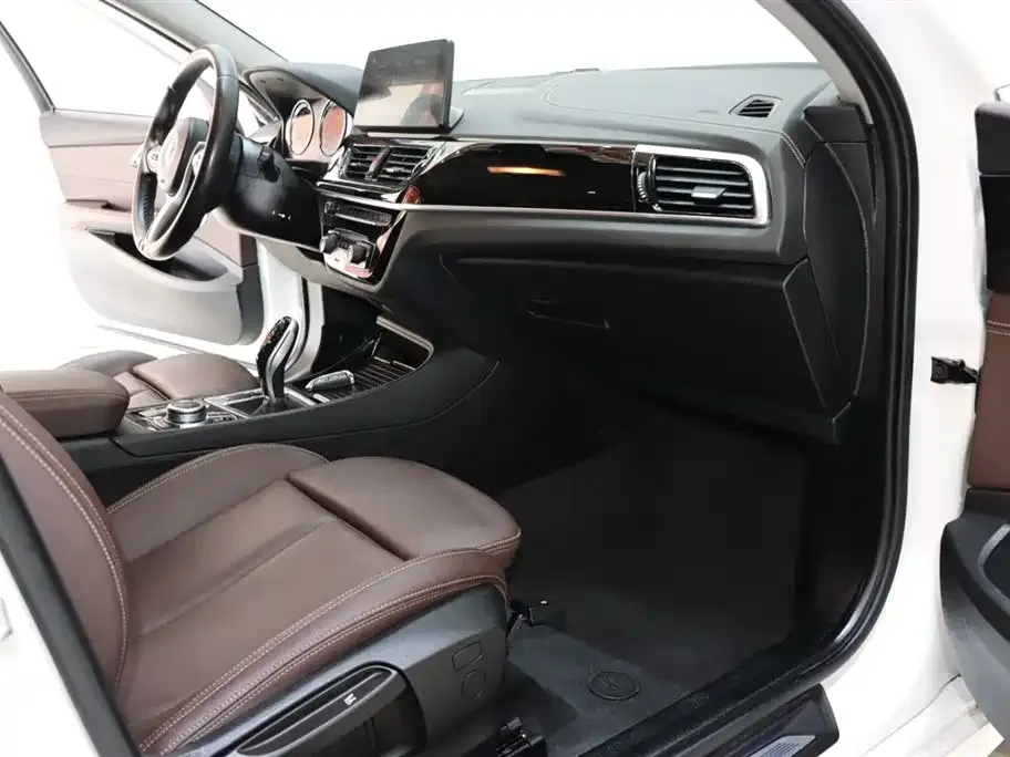 BMW 1 Series 2021 из CN, фото 8