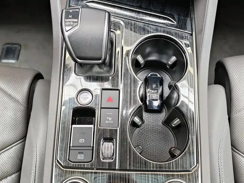 Volkswagen Touareg 2021 из CN, фото 8