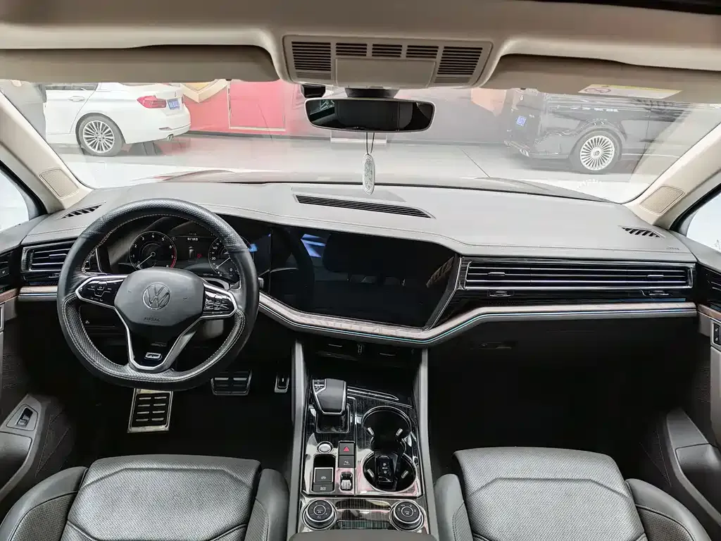 Volkswagen Touareg 2021 из CN, фото 9