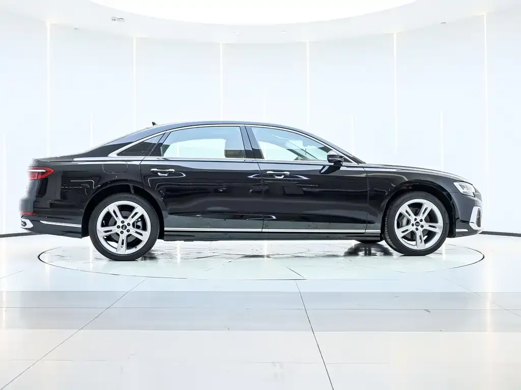 Audi A8 2023 из CN, фото 5