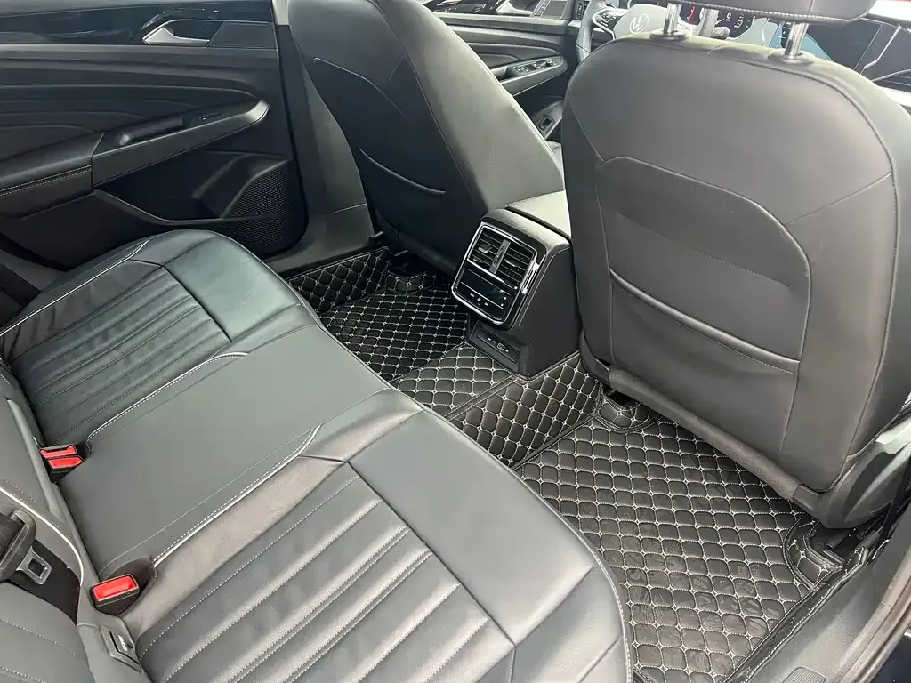 Volkswagen Passat 2023 из CN, фото 7