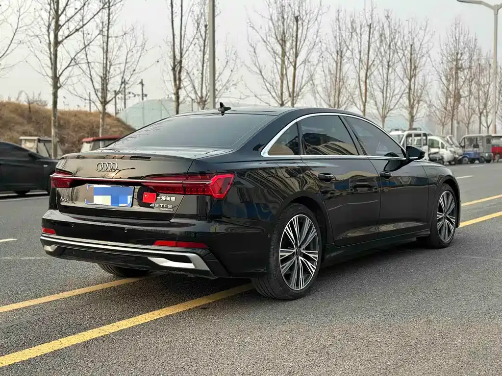 Audi A6L 2023 из CN, фото 6