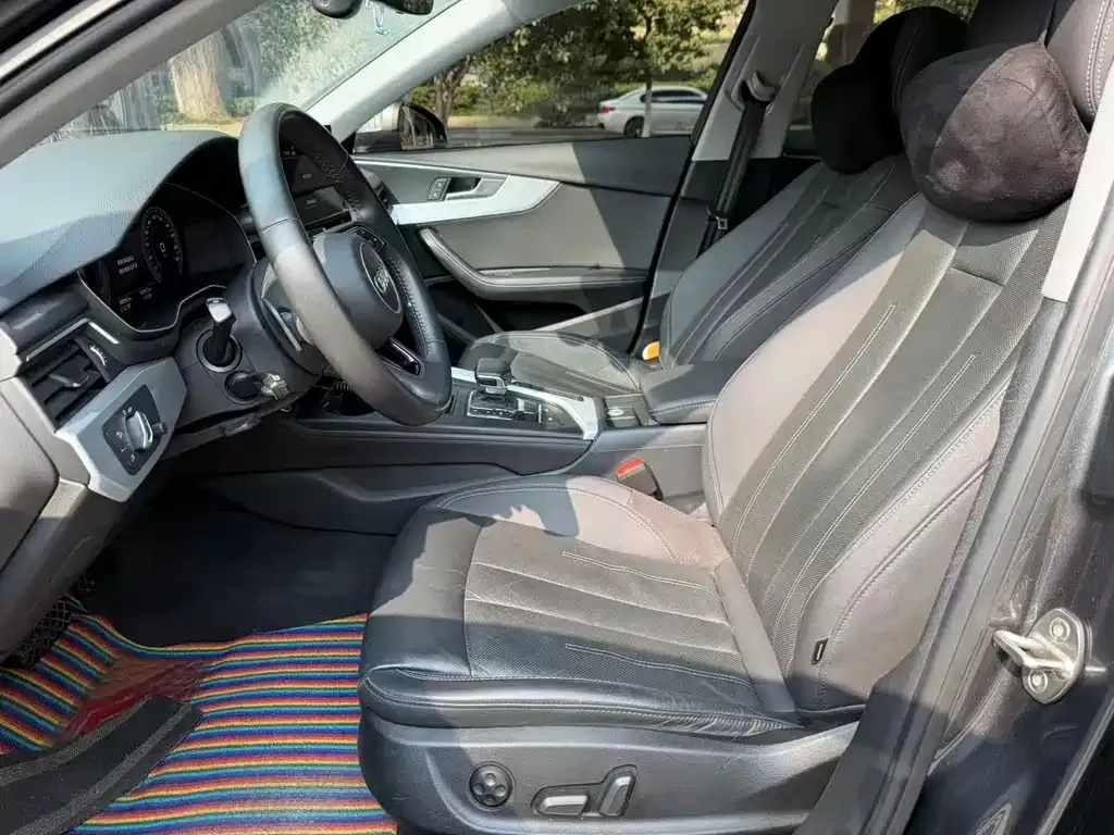 Audi A4L 2021 из CN, фото 3