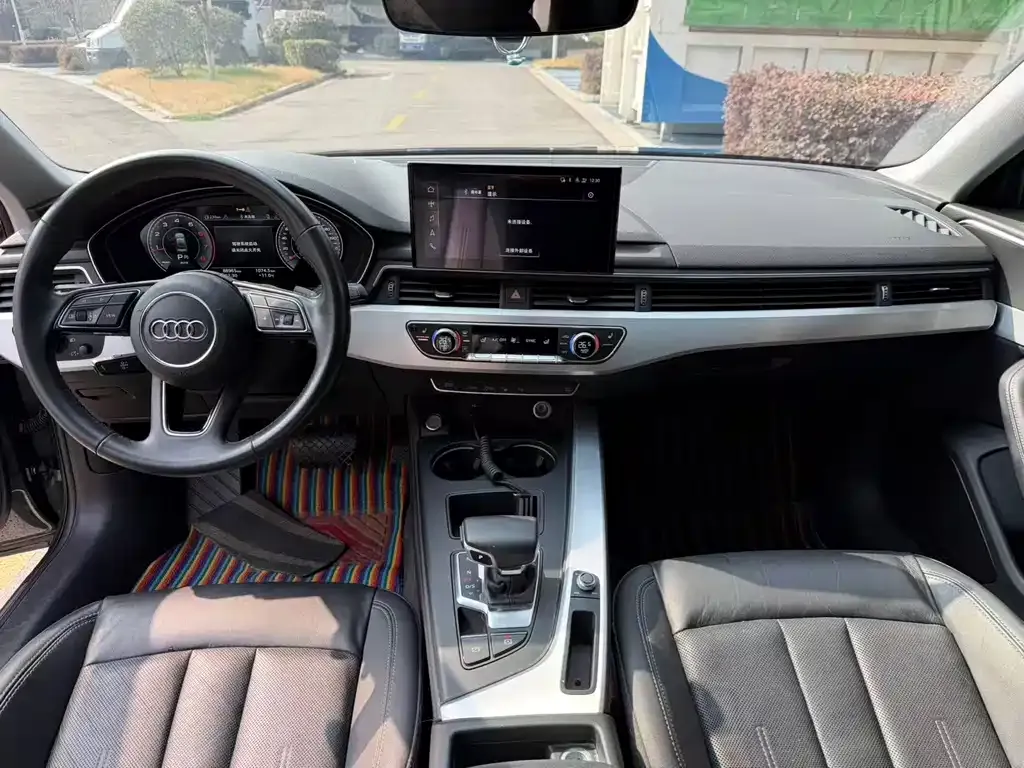 Audi A4L 2021 из CN, фото 5