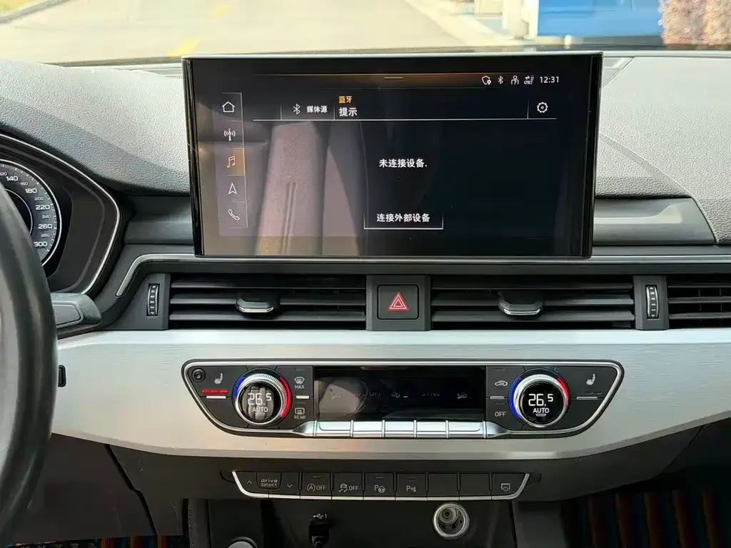 Audi A4L 2021 из CN, фото 2