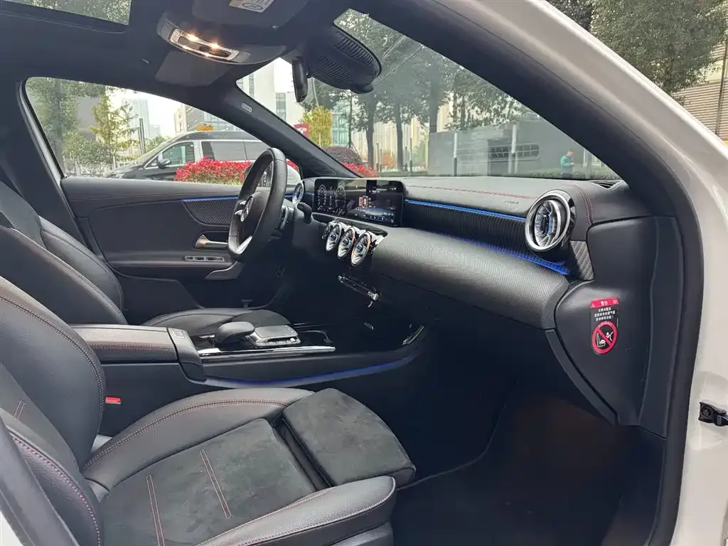 Mercedes-Benz A-Class 2023 из CN, фото 2