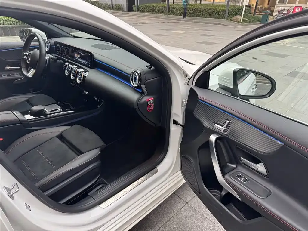 Mercedes-Benz A-Class 2023 из CN, фото 3