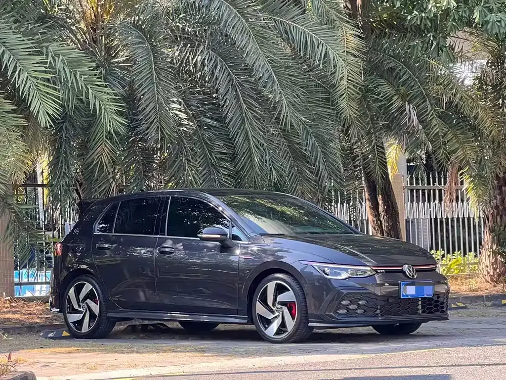 Volkswagen Golf GTI — фото 9