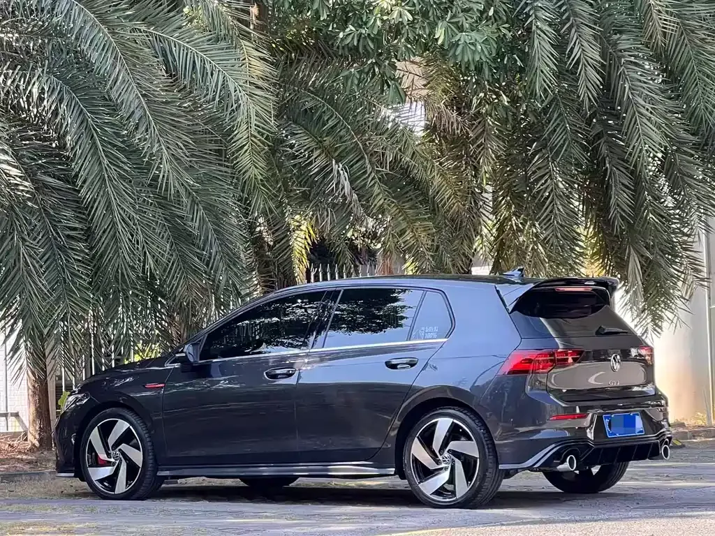 Volkswagen Golf GTI — фото 7